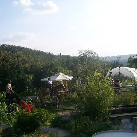 Staroto Shkolo House - For Guests Subotkovtsi